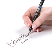 Load image into Gallery viewer, Tombow penni- Hard Brush Tip
